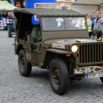 Přes nepřízeň počasí přijelo do Veselí na sto historických vozidel