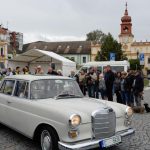 Přes nepřízeň počasí přijelo do Veselí na sto historických vozidel