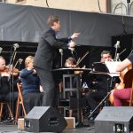 Koncert symfonického orchestru Bolech nadchl táborské náměstí