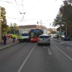 Policie zveřejnila fotografie z budějovické nehody na Mariánském náměstí
