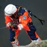 Lezecké skupiny a letečtí záchranáři cvičili ve skalách a nad vodou