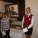 Alexandra Bryksa vystavuje sto akvarelů i luxusní limitovanou edici šátků