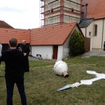 Veselská věž už je kompletní. Na své místo se vrátil i kříž