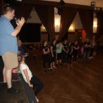 Festival Obrok s lektory, bálem a dortem pro opičky.