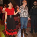 Festival Obrok s lektory, bálem a dortem pro opičky.