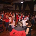 Festival Obrok s lektory, bálem a dortem pro opičky.