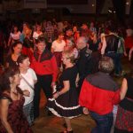 Festival Obrok s lektory, bálem a dortem pro opičky.