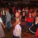 Festival Obrok s lektory, bálem a dortem pro opičky.
