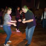Festival Obrok s lektory, bálem a dortem pro opičky.