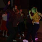 Festival Obrok s lektory, bálem a dortem pro opičky.