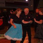 Festival Obrok s lektory, bálem a dortem pro opičky.