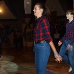Festival Obrok s lektory, bálem a dortem pro opičky.
