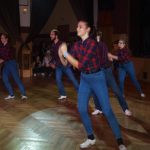 Festival Obrok s lektory, bálem a dortem pro opičky.