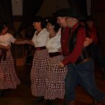 Festival Obrok s lektory, bálem a dortem pro opičky.