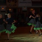 Festival Obrok s lektory, bálem a dortem pro opičky.