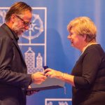 V zámecké jízdárně na Hluboké hejtmanka ocenila osobnosti kraje Zlatými šupinami