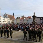 Letošní slavnost k výročí republiky na budějovickém náměstí byla s přehlídkou vojenské techniky