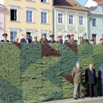 Letošní slavnost k výročí republiky na budějovickém náměstí byla s přehlídkou vojenské techniky