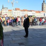 Letošní slavnost k výročí republiky na budějovickém náměstí byla s přehlídkou vojenské techniky