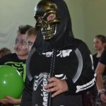 Strašidelné masky a dýně. V Sedlici se bavili při Strašidelném bálu