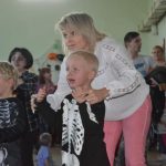 Strašidelné masky a dýně. V Sedlici se bavili při Strašidelném bálu