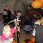 Halloween zavítal do Bošovic. Překvapení bylo v rakvi