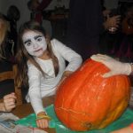 Halloween zavítal do Bošovic. Překvapení bylo v rakvi