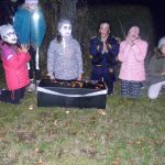Halloween zavítal do Bošovic. Překvapení bylo v rakvi