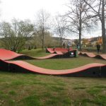 V Písku bylo otevřeno víceúčelové hřiště a pumptracková dráha. Senioři v okolí nejsou nadšení
