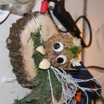 Adventní věnce a svícny si vyrobili návštěvníci tvořivého odpoledne ve Svatkovicích