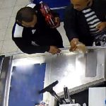 Policie hledá muže zachycené na fotografiích