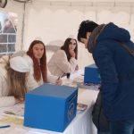 Děti napsaly Ježíškovi a andělský rytíř rozsvítil vánoční strom