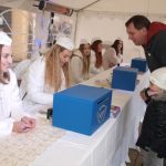 Děti napsaly Ježíškovi a andělský rytíř rozsvítil vánoční strom