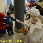 Čertovský rej na táborském zimáku pobavil i pomohl