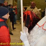 Čertovský rej na táborském zimáku pobavil i pomohl