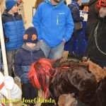 Čertovský rej na táborském zimáku pobavil i pomohl