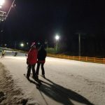 Lyžařské těšení. Na Lipně spustila děla, zaplétala se lana nové lanovky. Na Monínci už se jezdí
