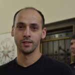 Zachránci vytáhli mladíka z hořícího auta