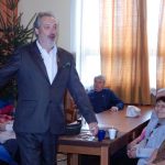 V programu vánočního jarmarku v Pluhově Žďáru vystoupil operní zpěvák Vratislav Kříž
