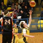Jihočeské derby ovládli Sršni a bez prohry vyskočili na vrchol tabulky