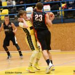 Jihočeské derby ovládli Sršni a bez prohry vyskočili na vrchol tabulky