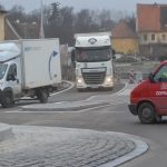 Kruhový objezd v Blatné už slouží naplno, jezdí se ve všech směrech
