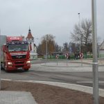 Kruhový objezd v Blatné už slouží naplno, jezdí se ve všech směrech
