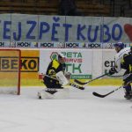Kohouti doma znovu drželi půst, body si odvezli hokejisté Kobry