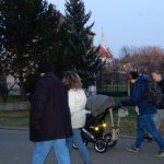 Děti zvoněním u soběslavské Hlásky přivolaly anděla. Předaly mu přání pro Ježíška
