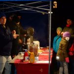 Děti zvoněním u soběslavské Hlásky přivolaly anděla. Předaly mu přání pro Ježíška