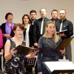 Adventní koncert o zlaté neděli naplnil celý sál komunitního centra Roudná