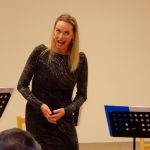 Adventní koncert o zlaté neděli naplnil celý sál komunitního centra Roudná