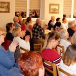 Adventní koncert o zlaté neděli naplnil celý sál komunitního centra Roudná