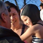 Novoroční Otava měla 0,3 stupně Celsia, zaplavaly si v ní tři desítky otužilců